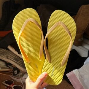 Old navy flip flops